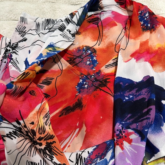 Sioni Floral Sleeveless Blouse - Pink, Red, Blue, Purple - Picture 5 of 5
